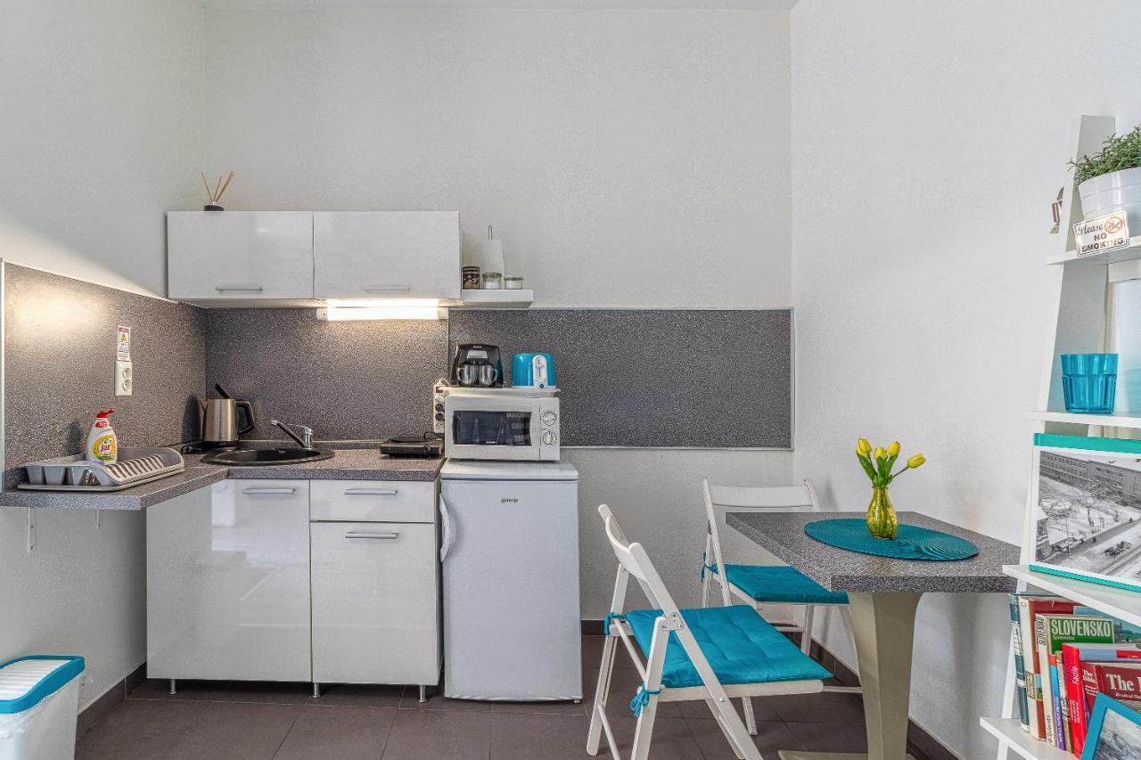 Bratislava -Apartment Near The City Center With A Balcony Zewnętrze zdjęcie